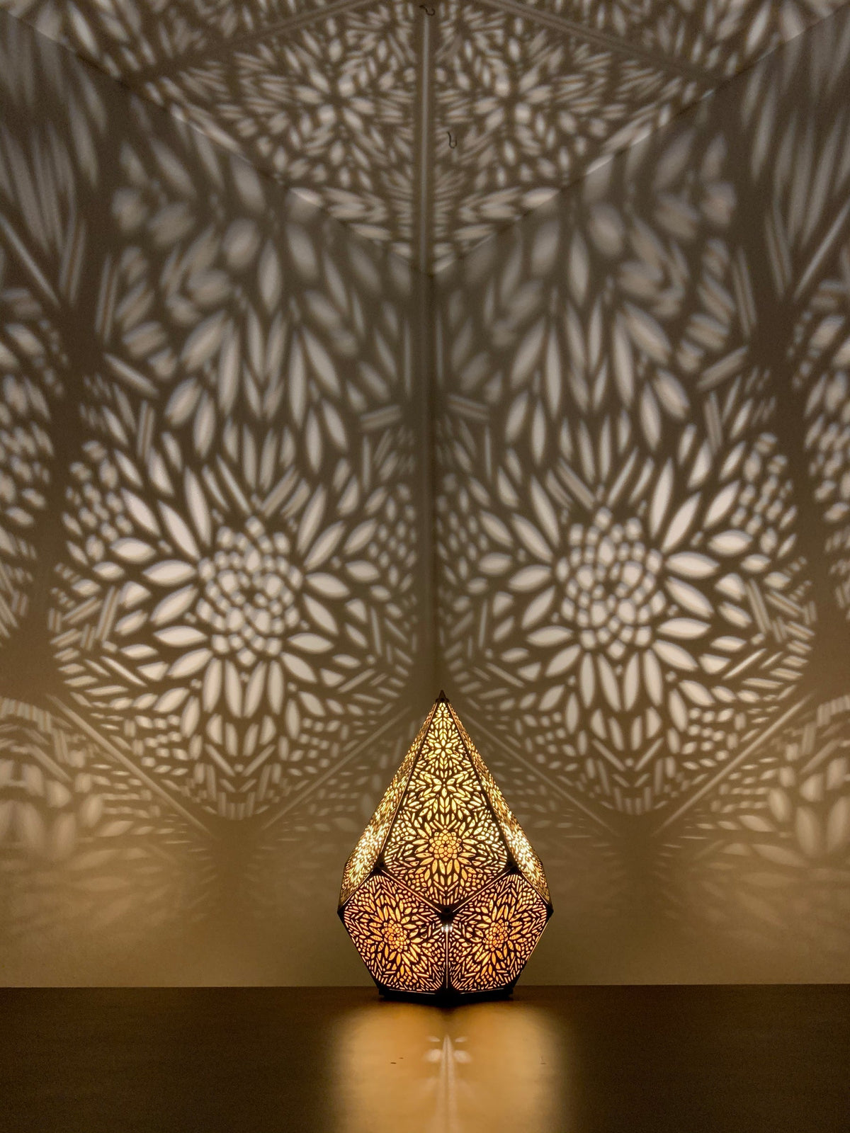 Elegant Golden Table Lamp