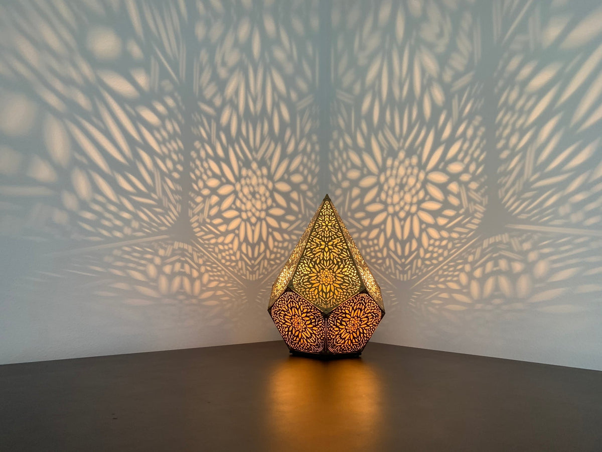 Elegant Golden Table Lamp