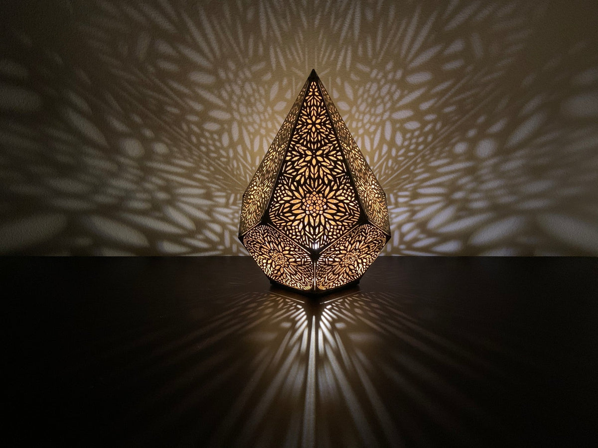 Elegant Golden Table Lamp