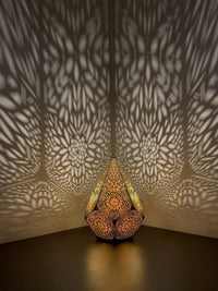 Elegant Golden Table Lamp