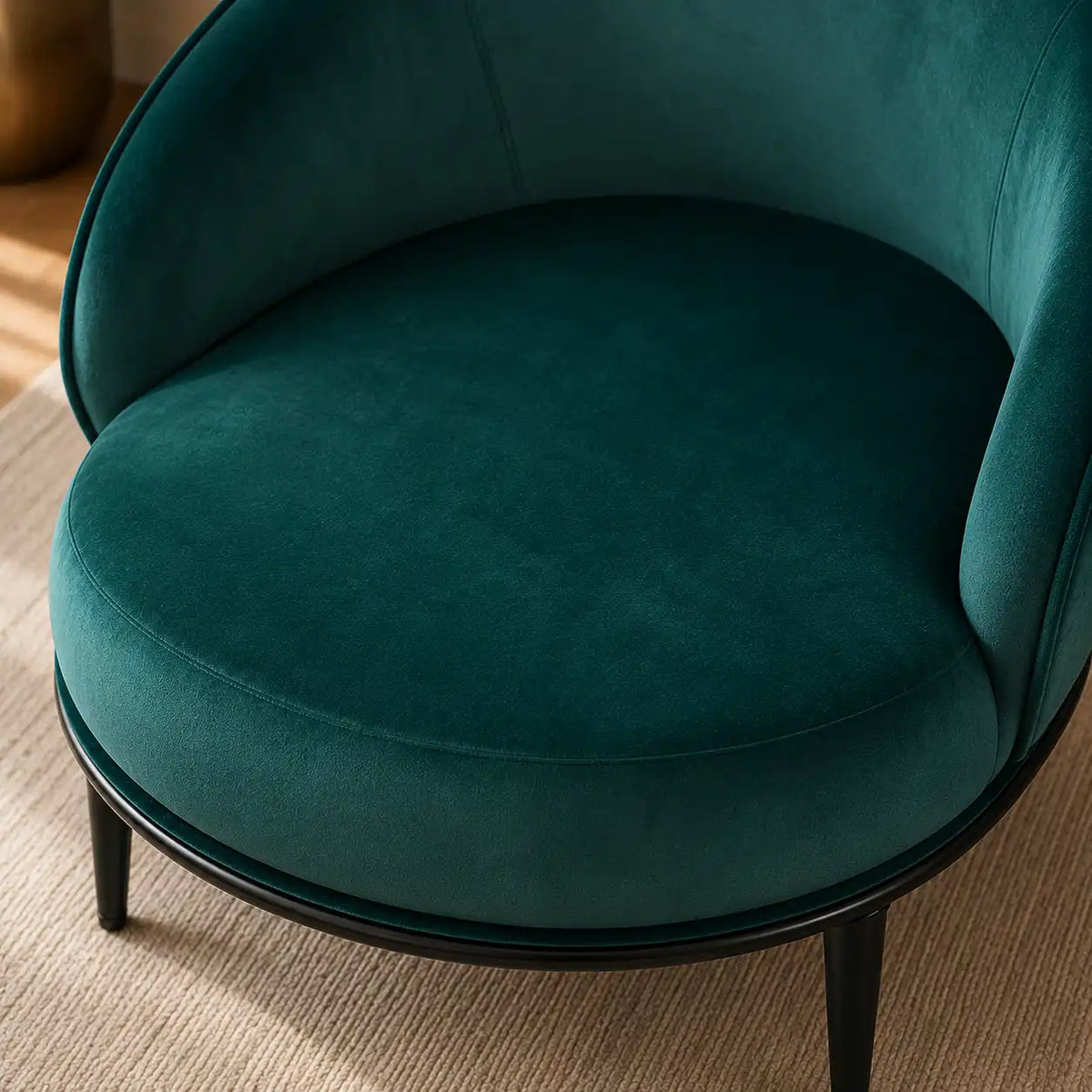 Low-Floor Premium Style Emerald Green Velvet Lounge Chair