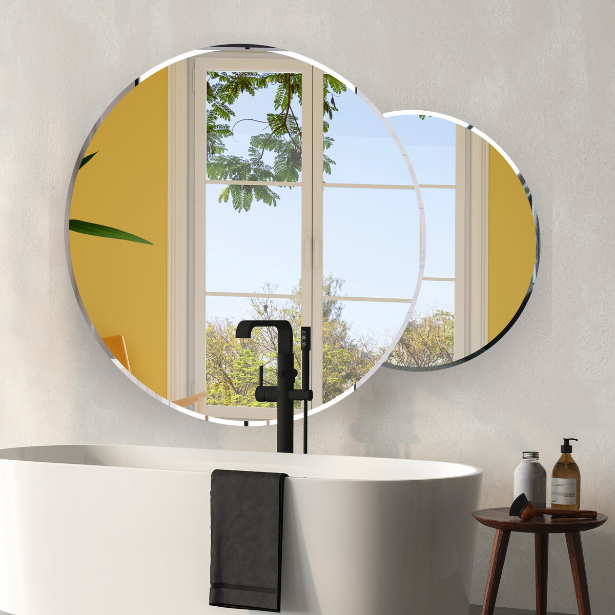 Scandinavian Frameless Beveled Circular Premium Bathroom Mirror